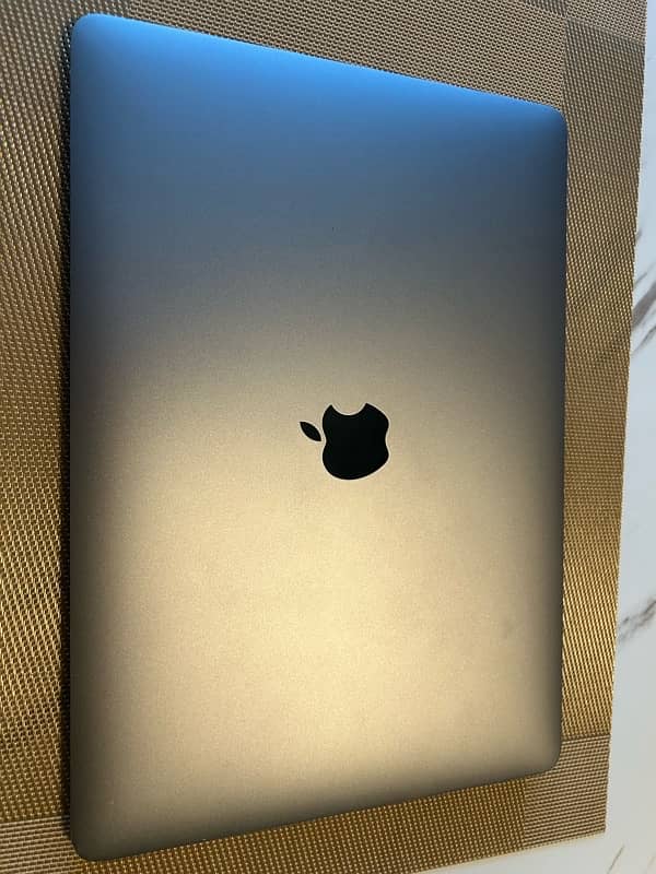 Macbook Air- 2019 Retina Display (Space Gray) 2