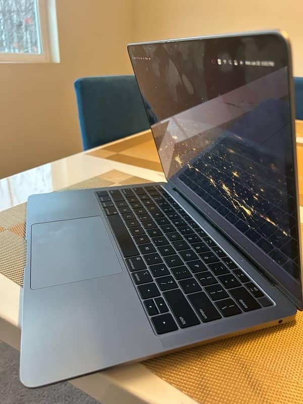 Macbook Air- 2019 Retina Display (Space Gray) 4