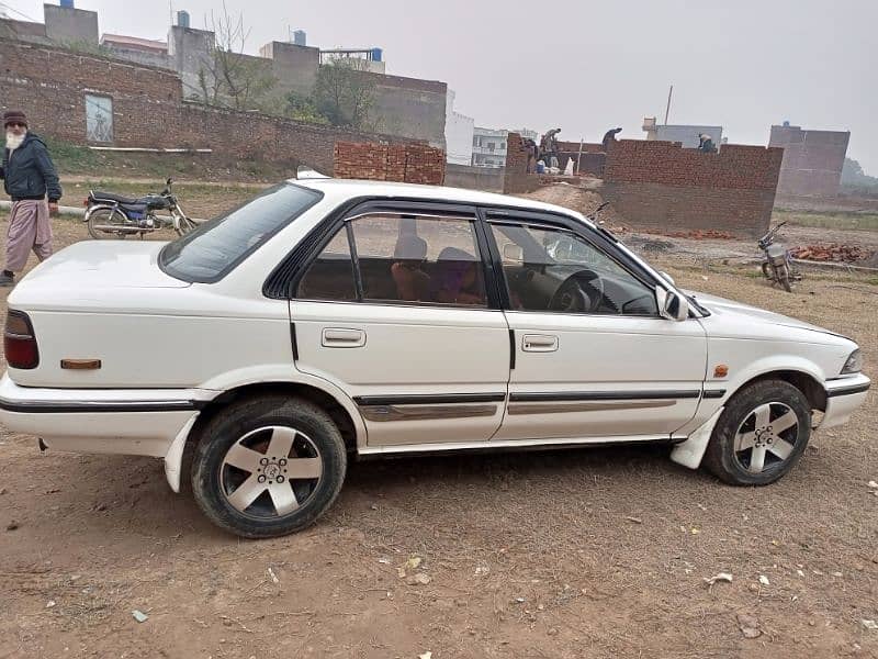 Toyota Corolla XE 1987 2c 2000cc engine 22 ki average 3