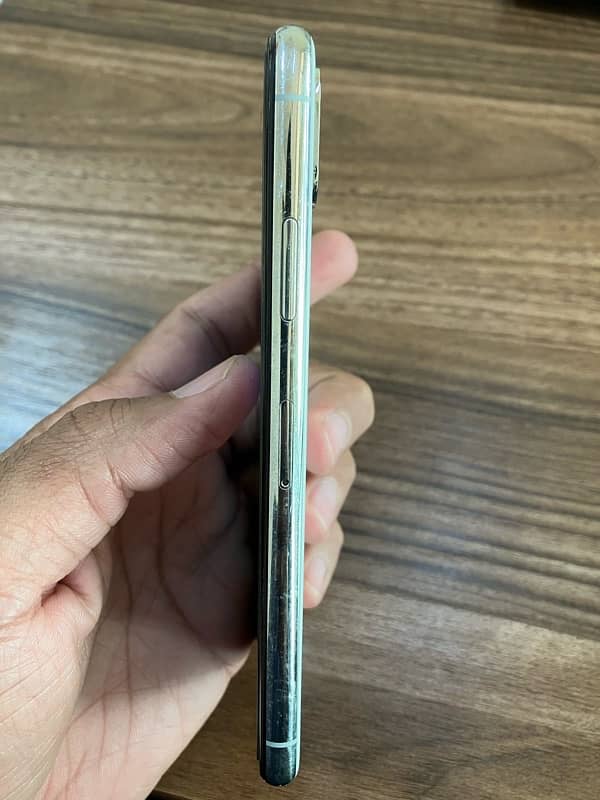 Apple Iphone X (PTA Approved) 1