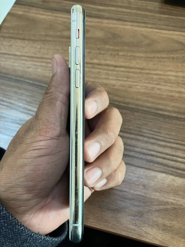 Apple Iphone X (PTA Approved) 4