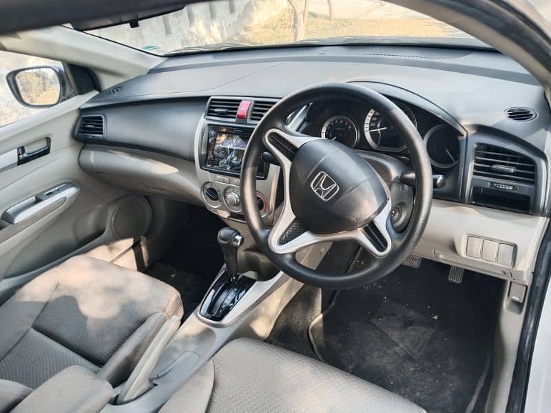 showroom condition Honda City IVTEC 2018 1