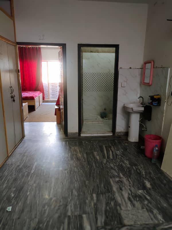 Lahore thoker hostel family rooms apartments girls and couple rooms 1