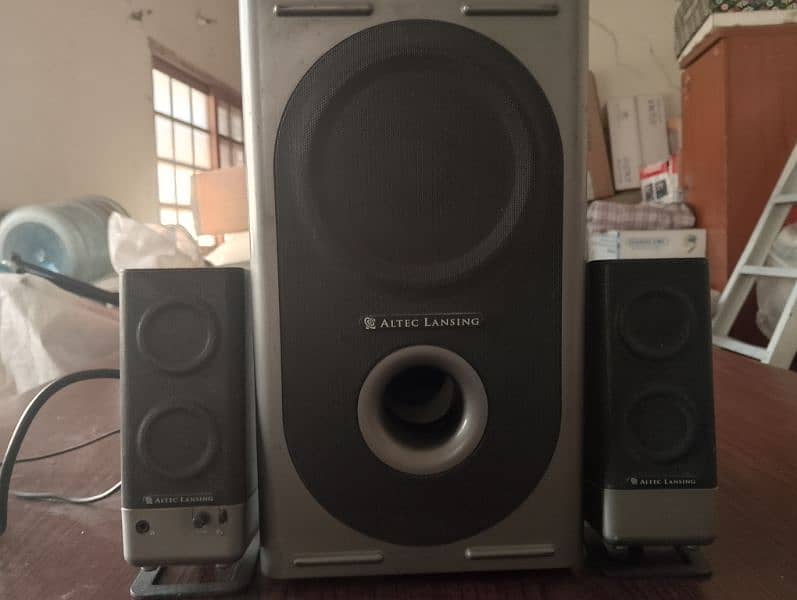 Home Theater By ALTEC Lansing . USA 1