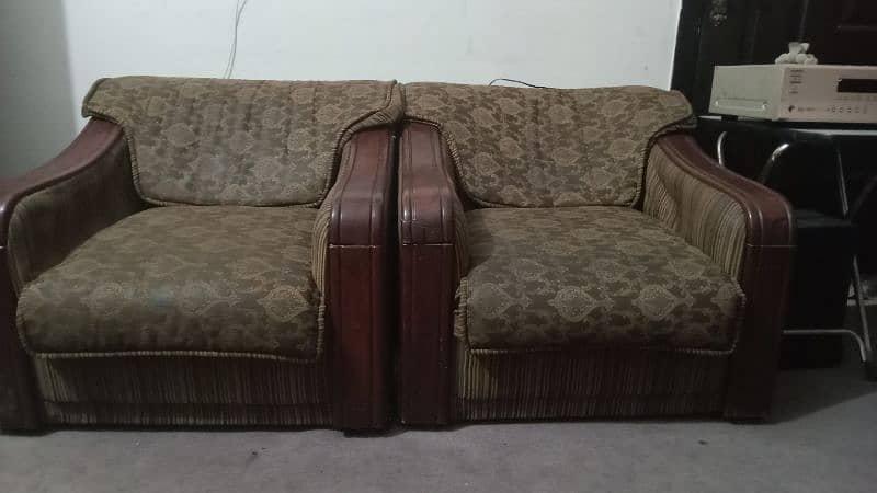 7 seetar sofa good condition 3