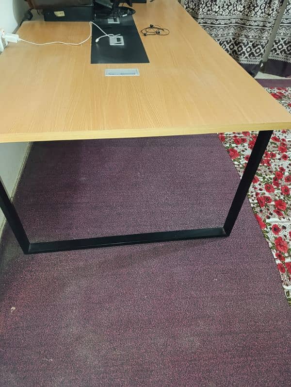 8/4 office counter table with 4 wore slots 2