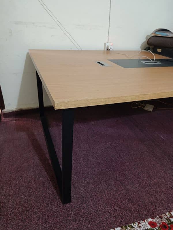 8/4 office counter table with 4 wore slots 8