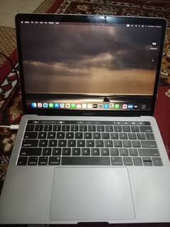 MacBook pro 2017 [16 GB]