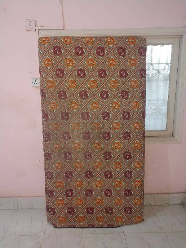 iam selling my single bed mattress 1