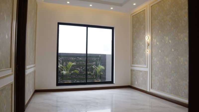 1 Kanal Modern Design Low Price Brand New Luxury Palace For Rent 17