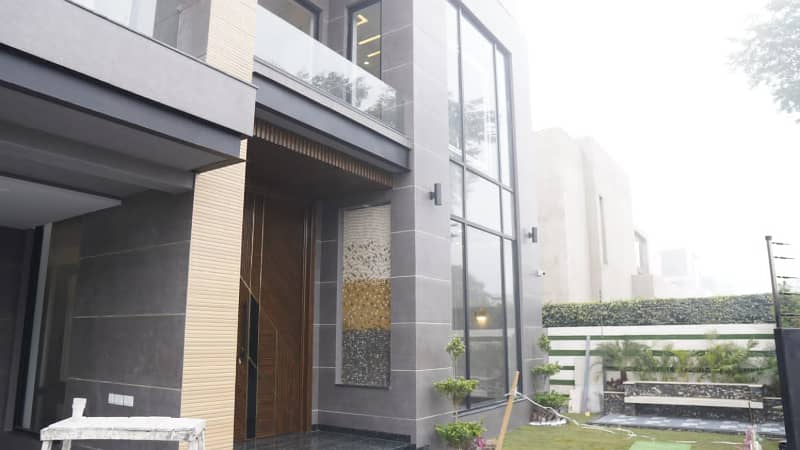 1 Kanal Modern Design Low Price Brand New Luxury Palace For Rent 45