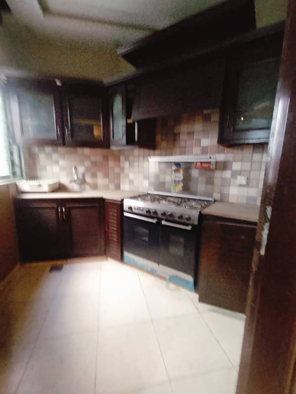 1 Kanal Luxry Bungalow Prime Located For Rent In Phase 6 24