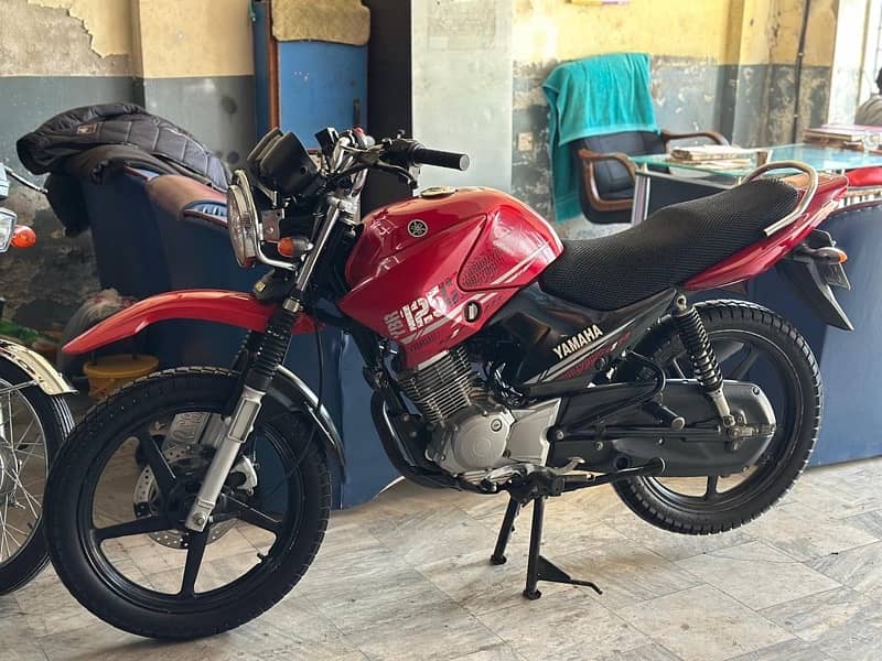 YAMAHA YBR G 22/23 model punjab num 0