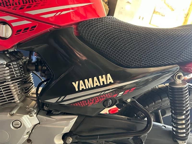 YAMAHA YBR G 22/23 model punjab num 5