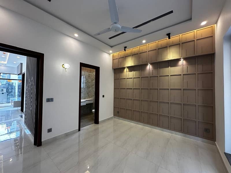 5 MARLA BRAND NEW HOUSE FOR SALE IN DHA RAHBAR 11 BLOCK L 8