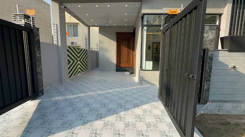 5 MARLA BRAND NEW HOUSE FOR SALE IN DHA RAHBAR 11 BLOCK L 10