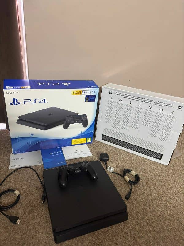 Ps 4 slim 1TB UAE version 3