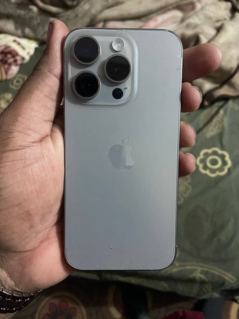 Apple iPhone 15 Pro 0