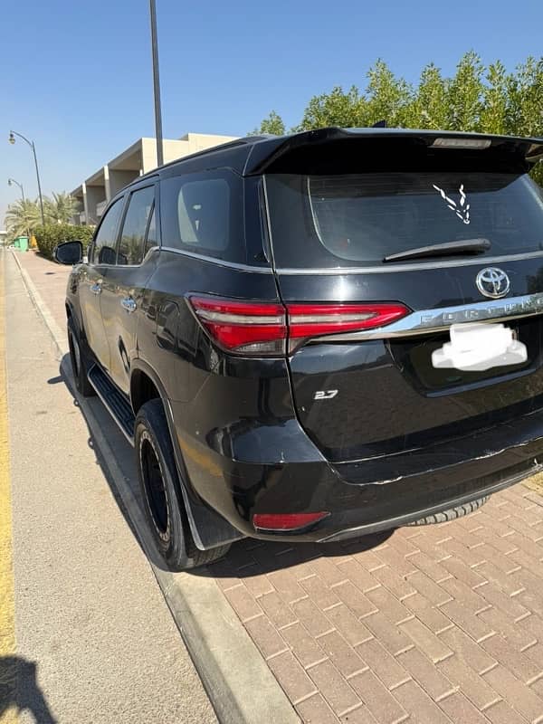 Toyota Fortuner V 2021 1