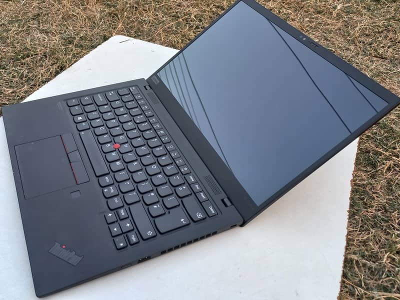 Lenovo X1 Carbon Gen 8 Core i7 10th gen 16gb ram 4k Screen 10 by 10 4