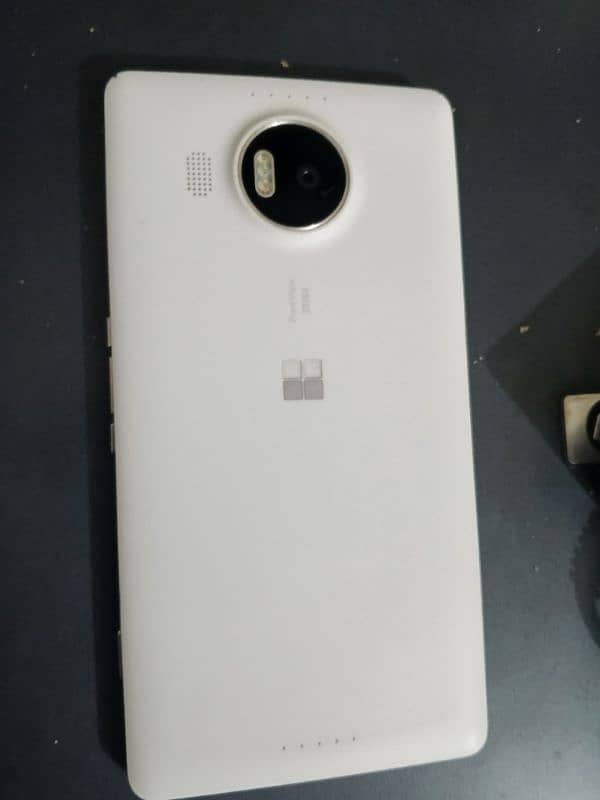 Microsoft lumia 950xl 0