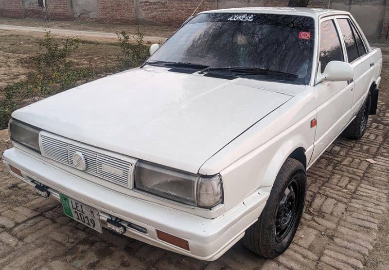 Nissan Sunny 1988 3