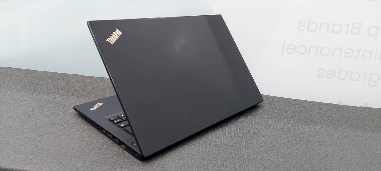 Lenovo ThinkPad T470s  Core i5 7th Gen 8 Gb Ram 256 ssd 1