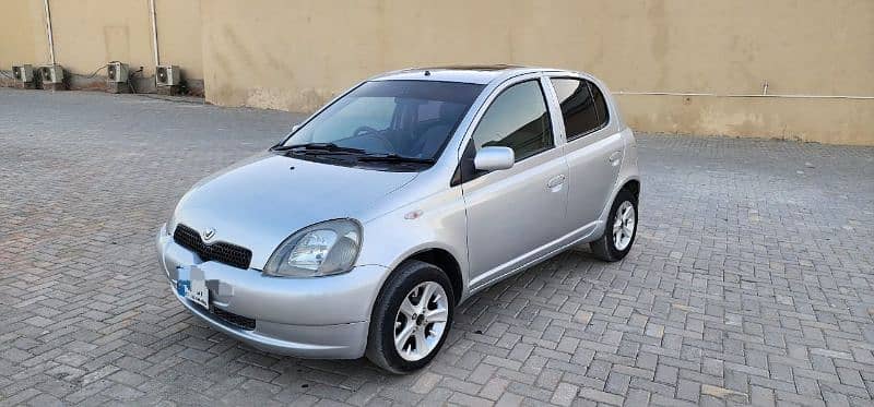 Toyota Vitz 1999/2004 sunroof full option,abs brake 4