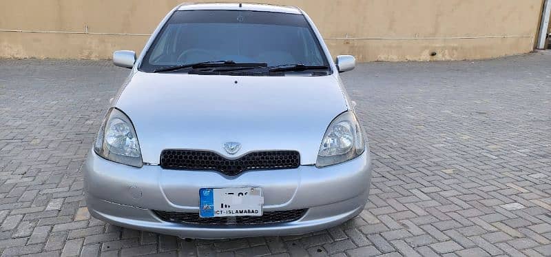 Toyota Vitz 1999/2004 sunroof full option,abs brake 6