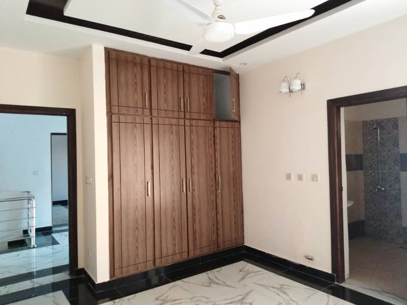 40x80 Size Luxury House Available For Sale 13