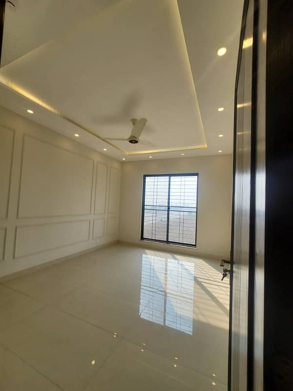 1 Kanal Beautifully Designed Modern House Upper Portion for Rent in DHA Phase 8 14