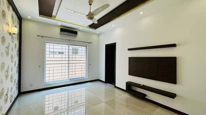 1 Kanal Beautifully Designed Modern Upper Portion for Rent in DHA Phase 8 Price Negotiable 8