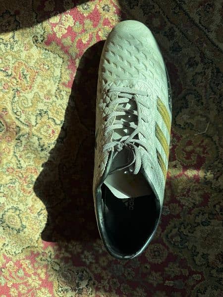 adidas football shoes/just like brand new 4