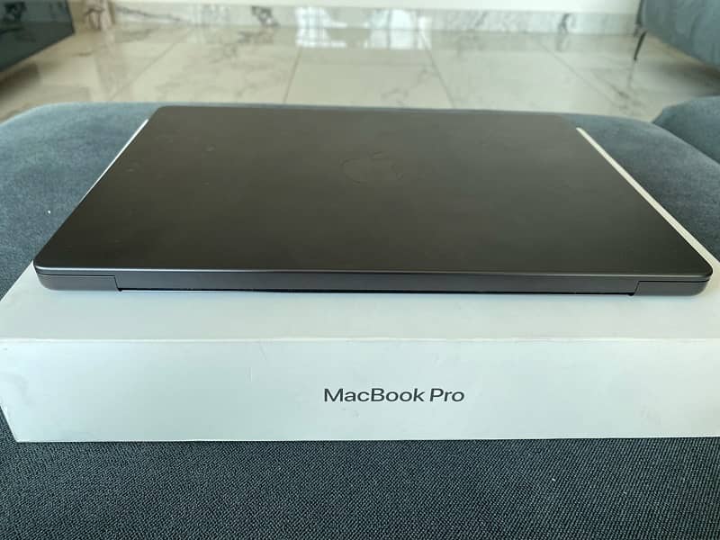 Macbook Pro M3 14 inches 5