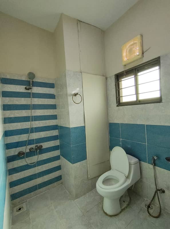 Beautiful View 10 MARLA 3 BED FLAT ON 5th Floor Is Available For Sale In ASKARI-11 LAHORE 9