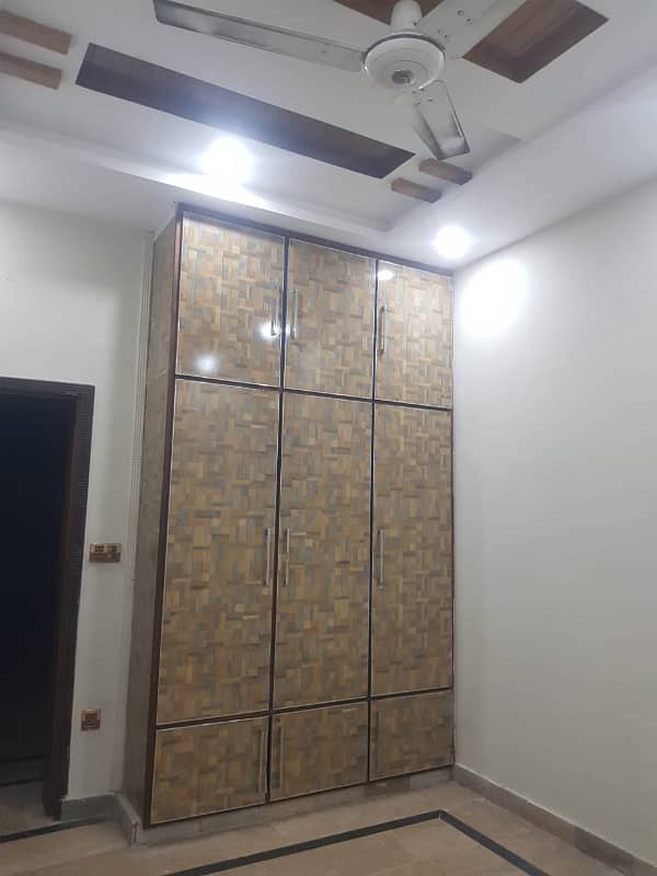 Vip beautiful 5 marla lower portion is available for rent in sabzazar lhr 8