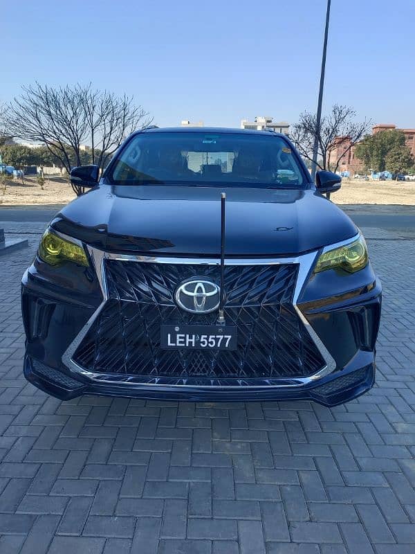 Toyota Fortuner V 2017 0