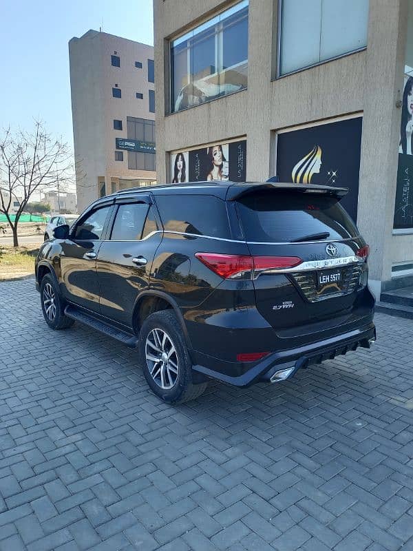 Toyota Fortuner V 2017 7