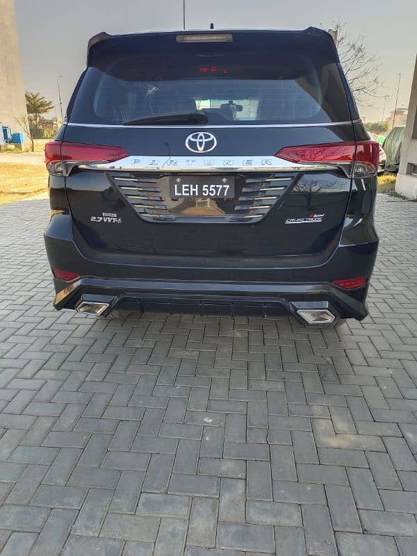 Toyota Fortuner V 2017 9