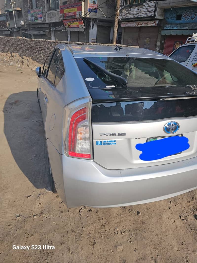 Toyota Prius S Hybrid 2014 Model 3