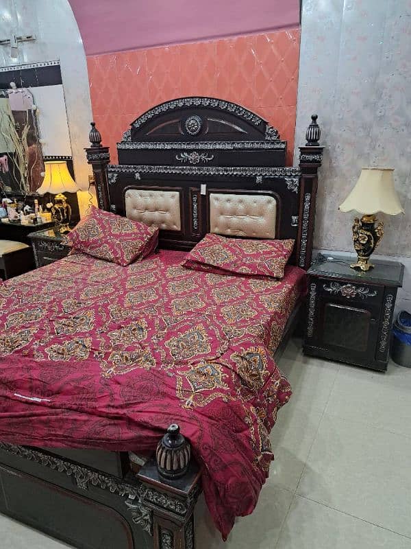 King Bed with 2 side Tables 1