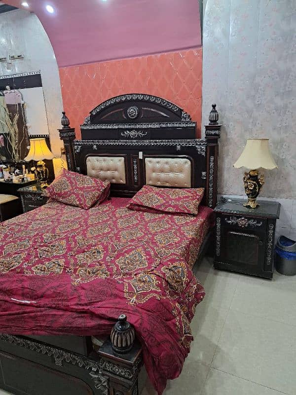 King Bed with 2 side Tables 2