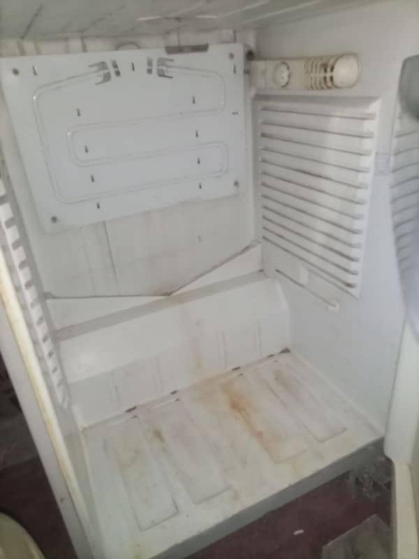 pell refrigerator for sell 10/7 condition janean compressor 5