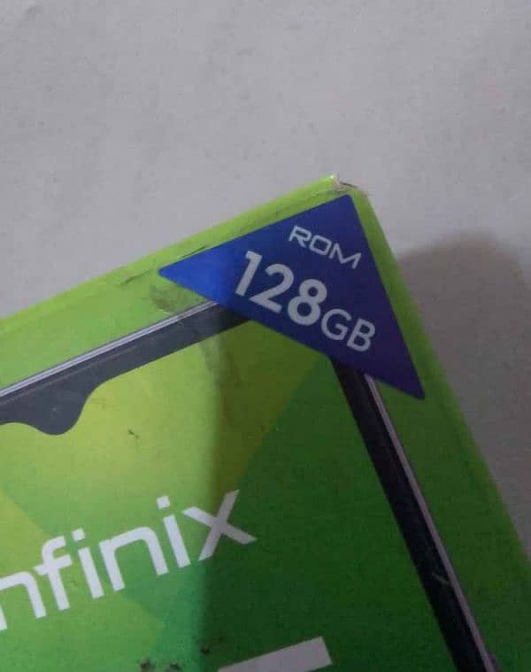 Infinix hot 10 i 4/128 with box seald set ha 6000 mAh big bettrey 3