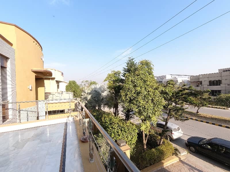 Main Double Road 1 Kanal House In Stunning E-11/3 Is Available For Sale 28