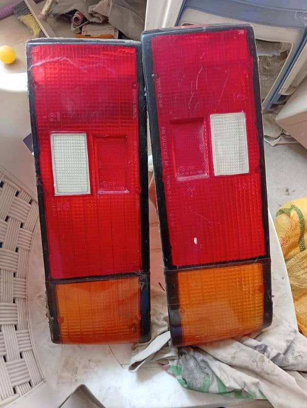 BACK LIGHT COVERS COROLLA-82 0