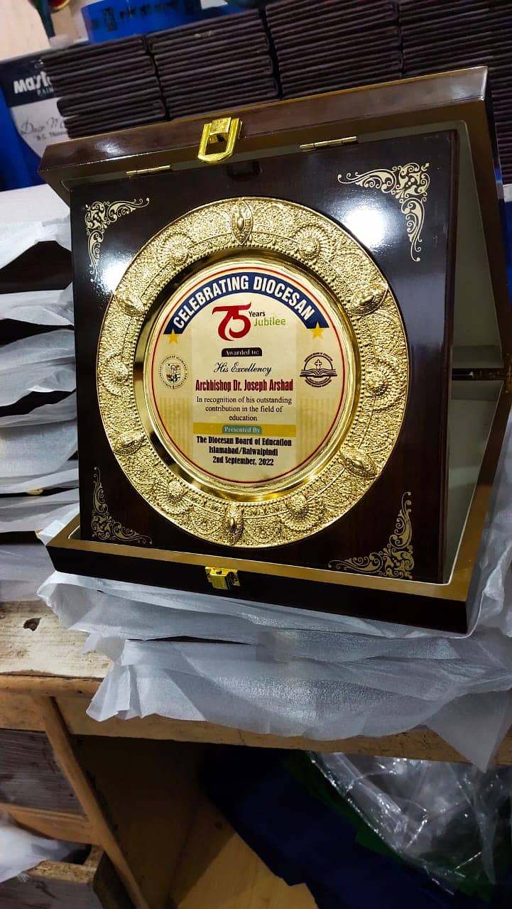 school award trophies/Award shield , Trophy ,medals/Glass shield awar 1