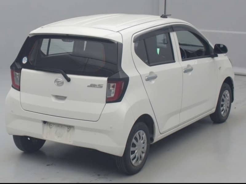 Daihatsu Mira 2021 1