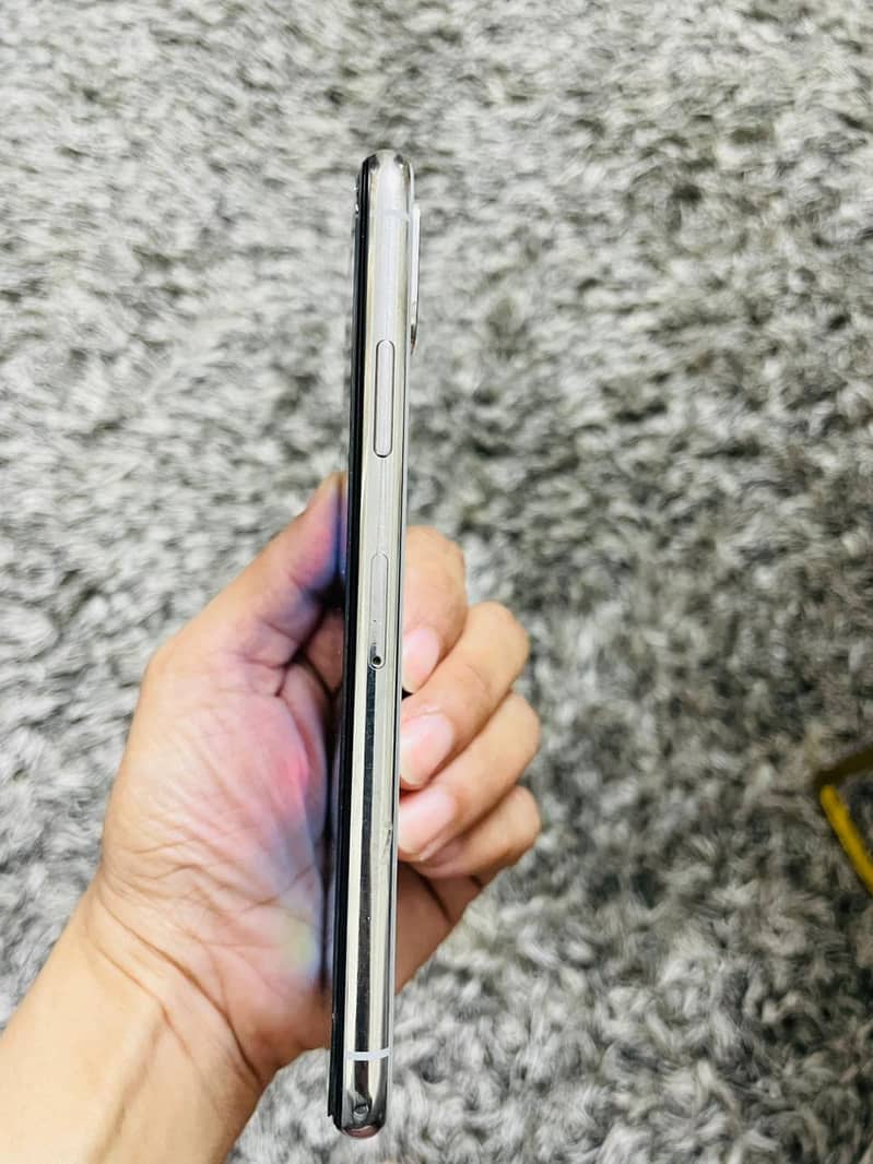 Apple iPhone X 64GB with Box PTA Approved 4