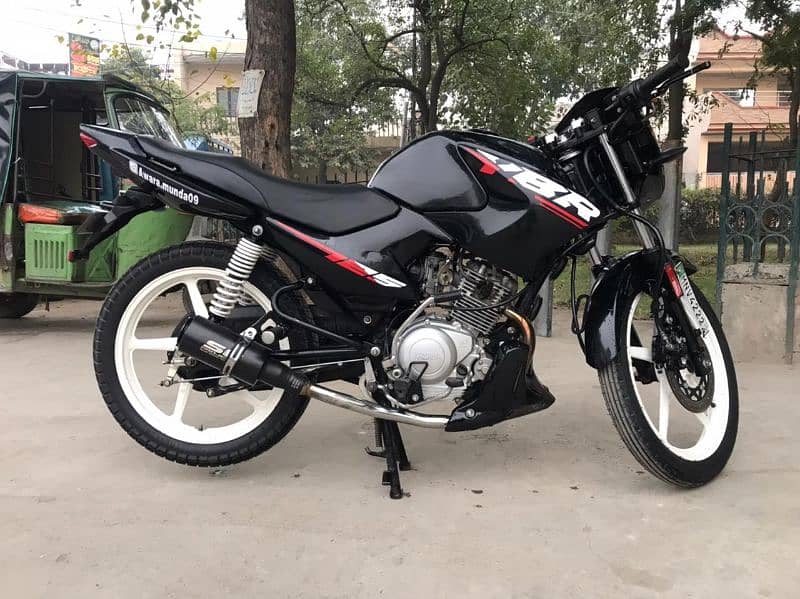 *Yamaha YBR 125 | Model 2015 | Urgent Sale | Total Geniune* 3